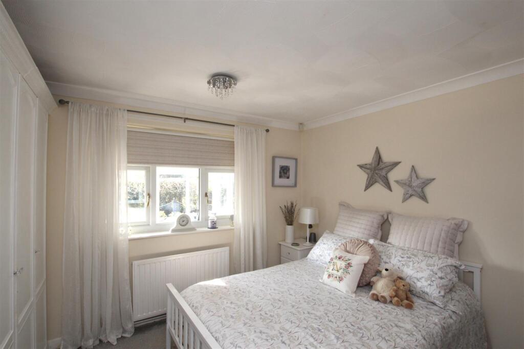 Bedroom One - b.JPG