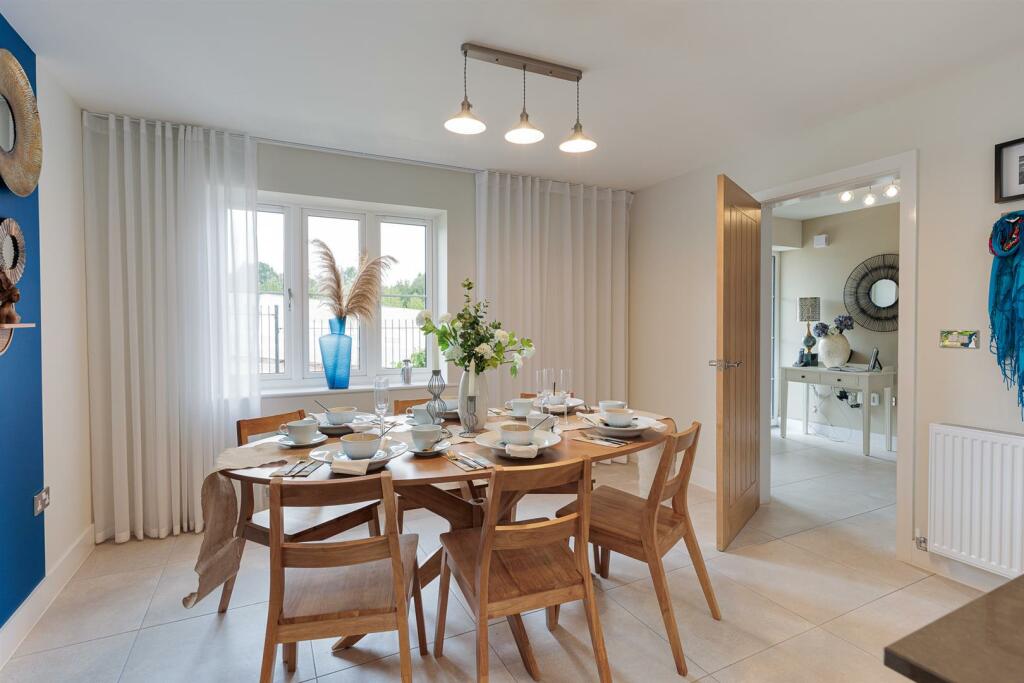 Kitchen/Dining Area
