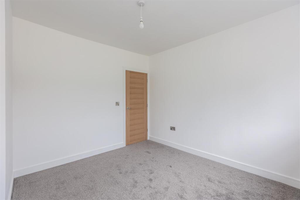 Chestnut Avenue 9 Bedroom 1-2.jpg