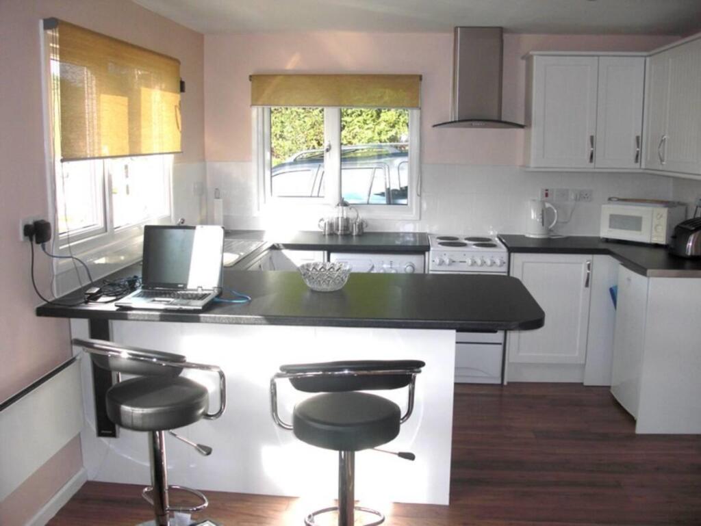 Kitchen Area.jpg