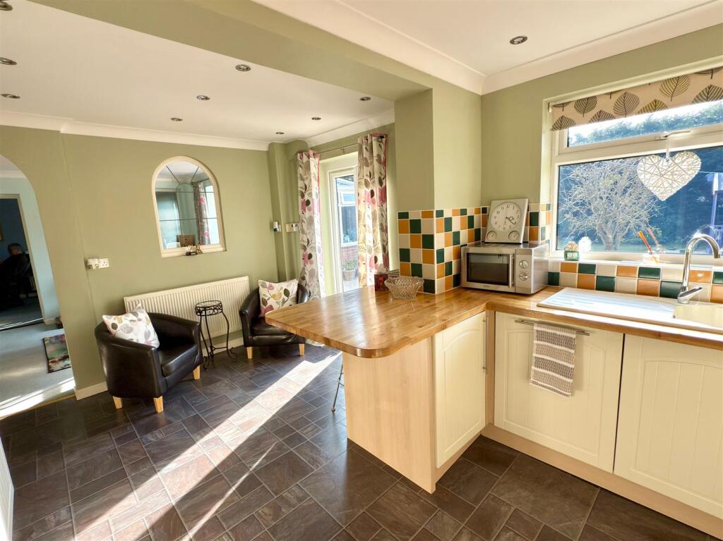 BREAKFAST KITCHEN.jpg