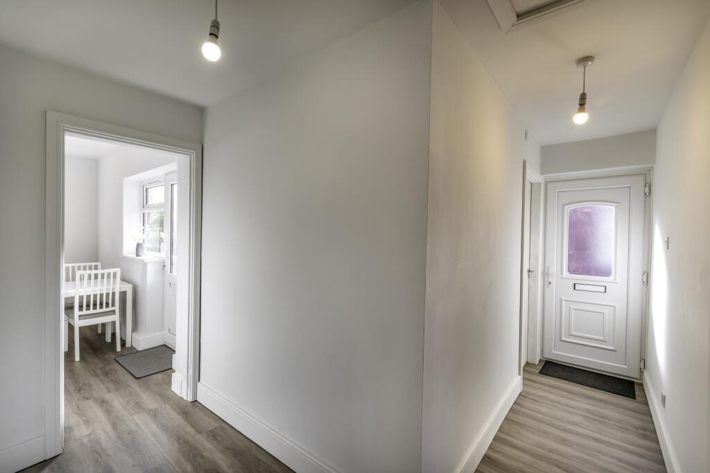 Estate Agents EweMove Scunthorpe - Hallway