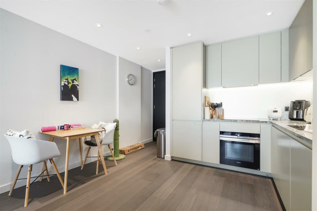 Flat 1202, 10 Cutter Lane - IZlEfhwbcNAsaJlToT5w.j