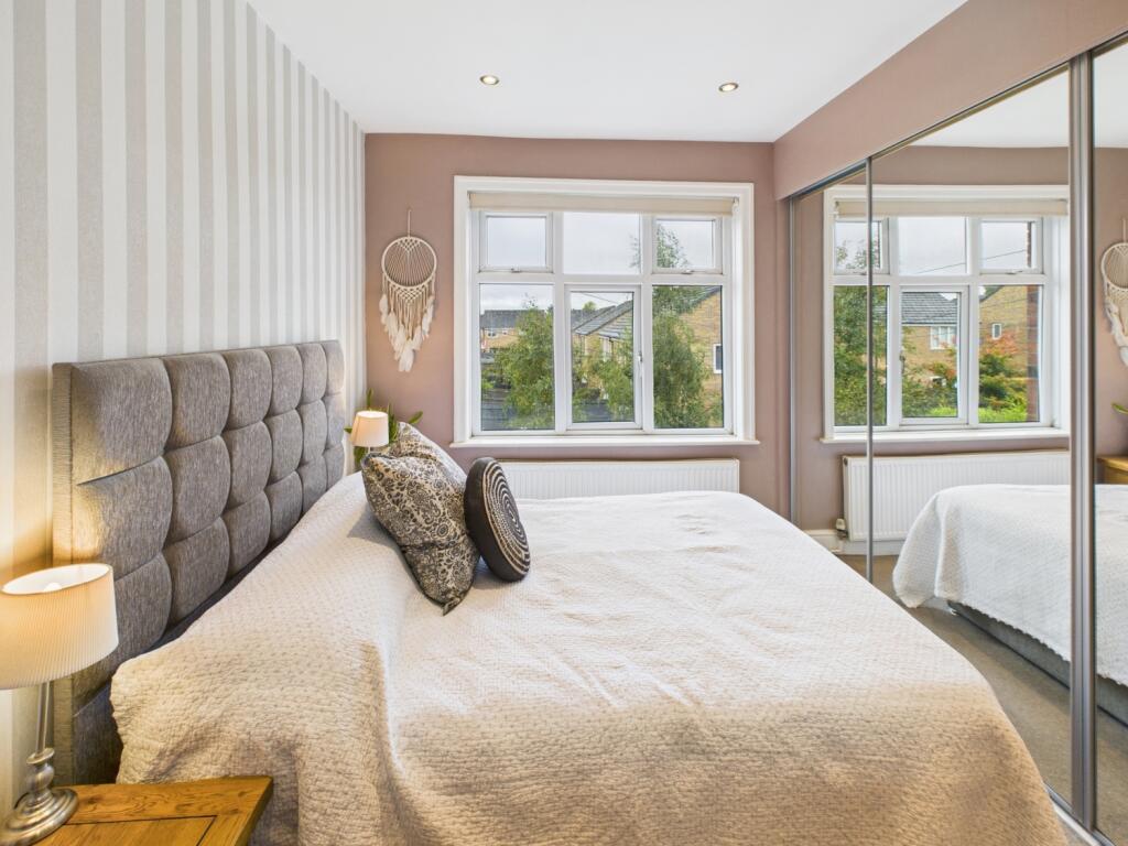 CAM04233G0-PR0029-STILL015