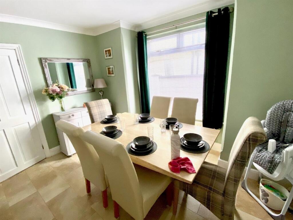 DINING ROOM FORMAL.jpg