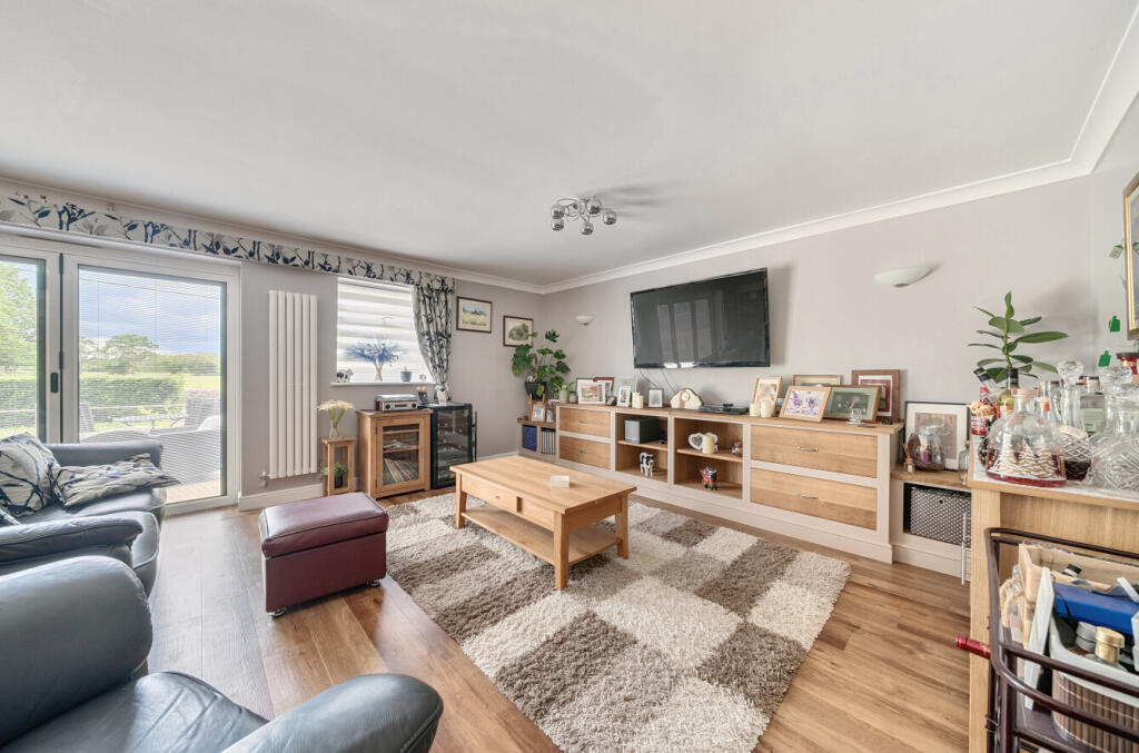 1304671-12-684080...