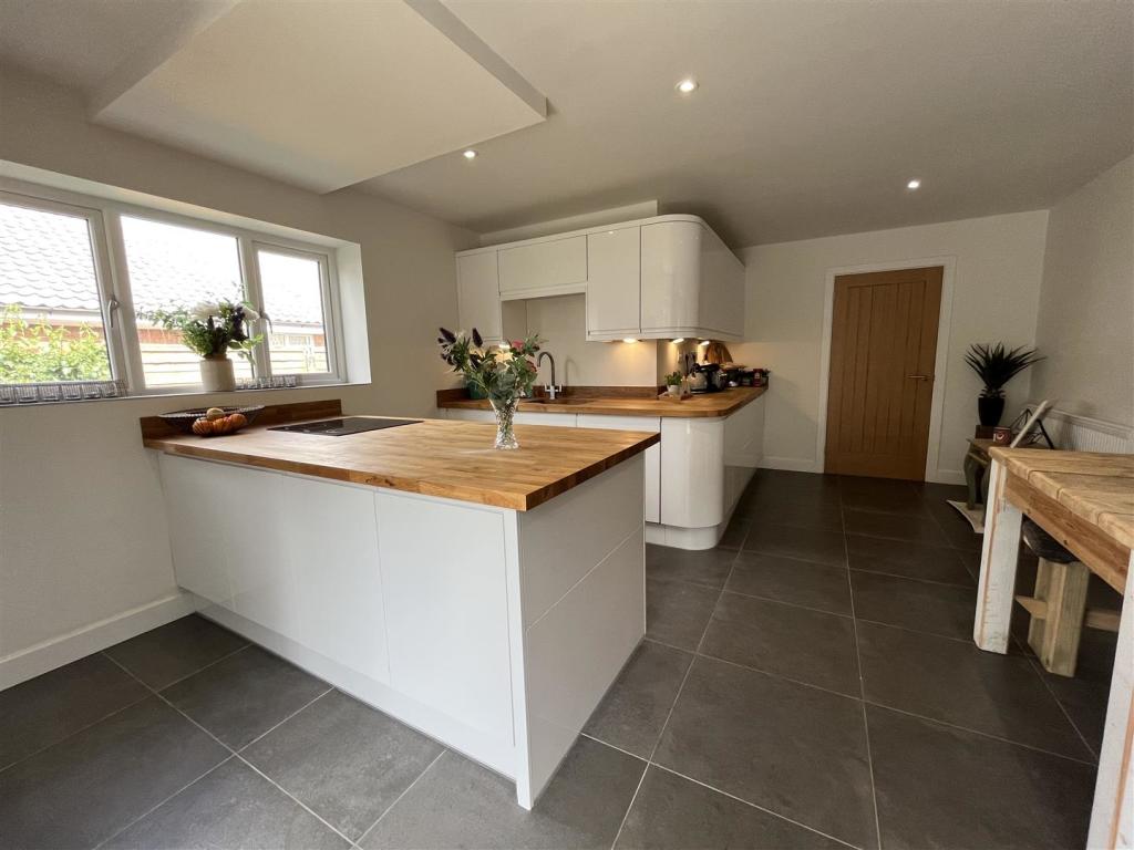 Open Plan Kitchen, Living &amp; Dining Room