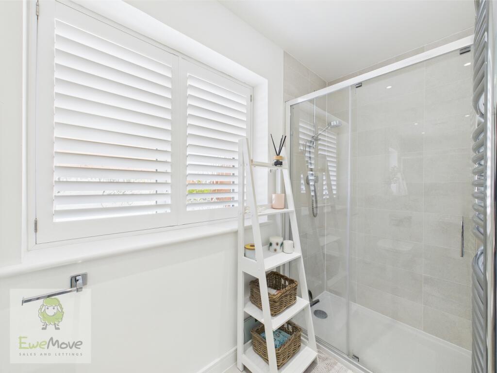 CAM02308G0-PR0110-STILL024