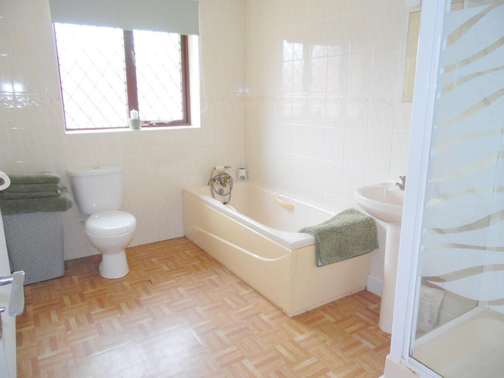 BATH/SHOWER RM