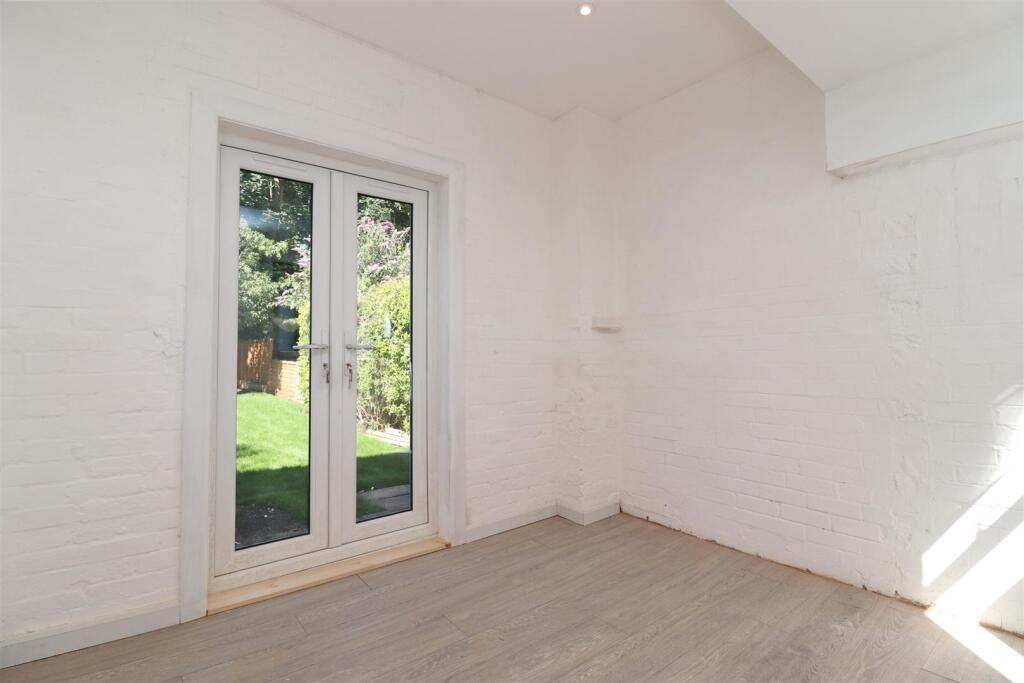 outbuilding 2.JPG