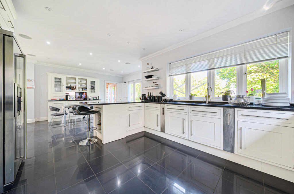 1355829-26-68d151...