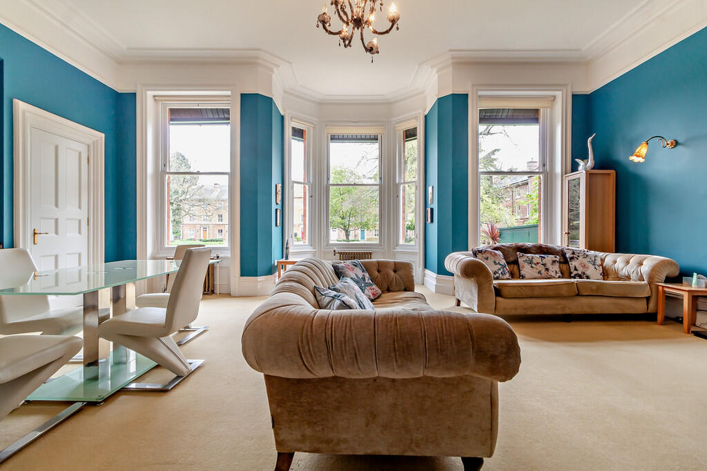 8592620-interior0...