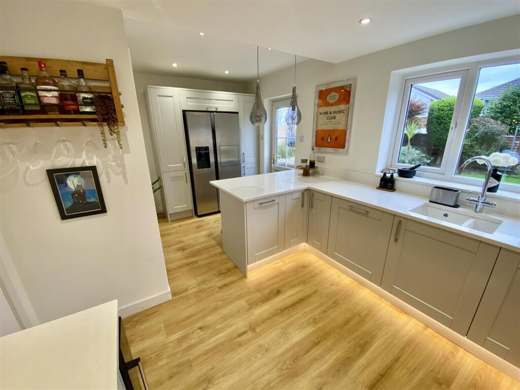 Bramleys Estate Agents - Fernhurst Road - Mirfield