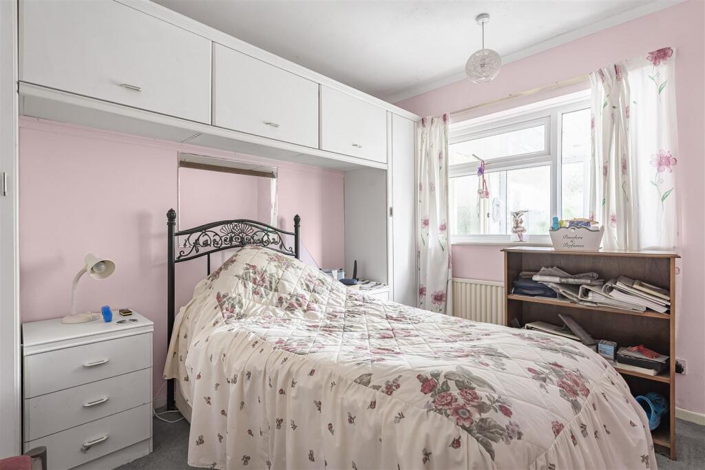 10 Beech Avenue, Lutterworth