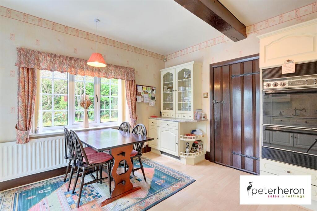 Breakfasting Kitchen