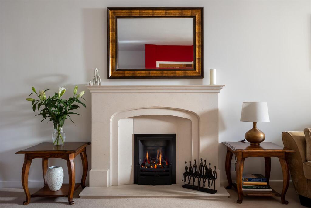 21 - Mead Lodge - GL53 8EX - Web.jpg