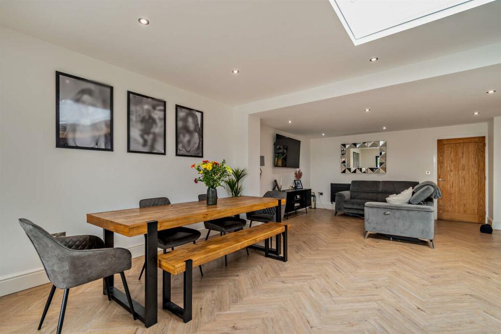 8614777-interior28-800.jpg