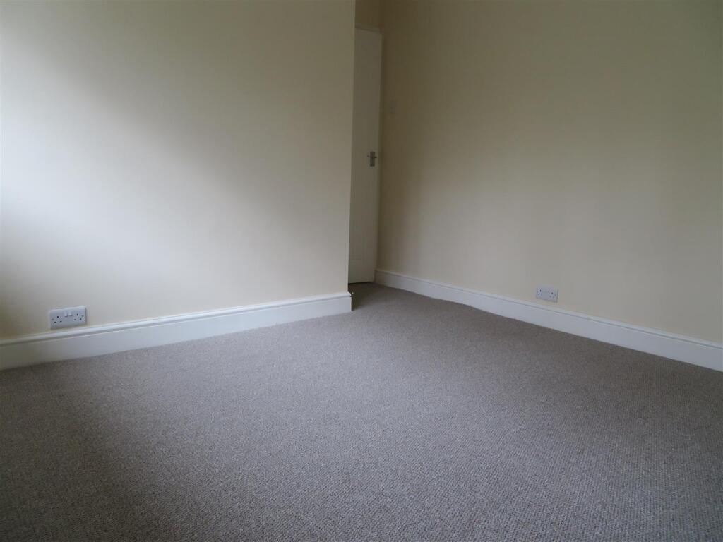 40 Park Ln Beda.JPG