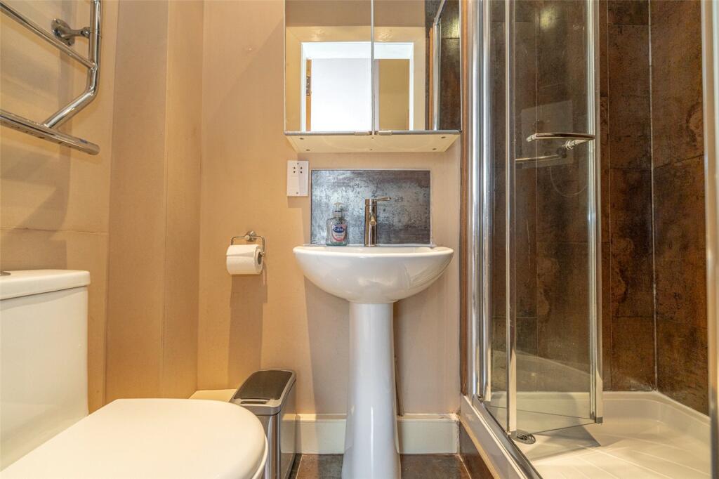 En Suite Shower Room