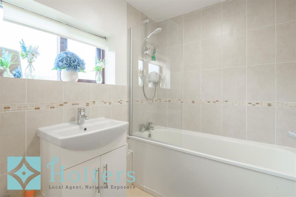 13 Llewellyn Road, Kington-21.jpg