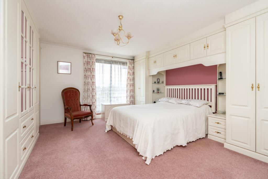 RIVERSIDE MEAD BEDROOM 1