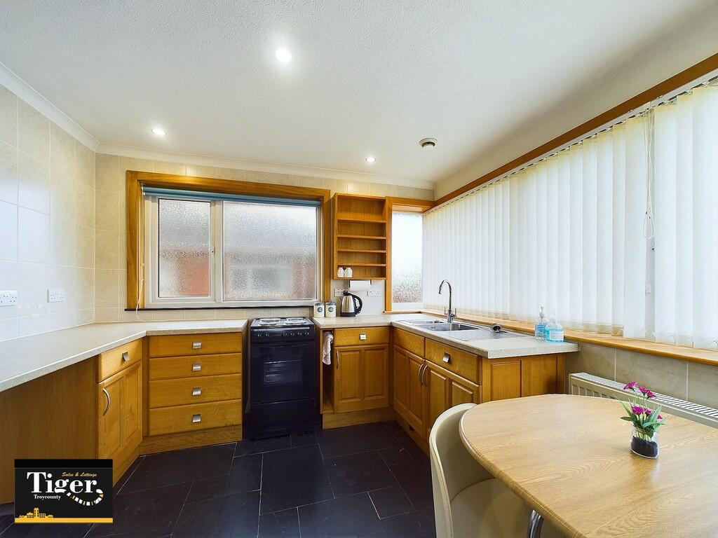 CAM02176G0-PR0420...