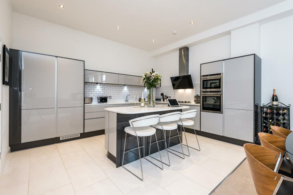 Kitchen/Dining