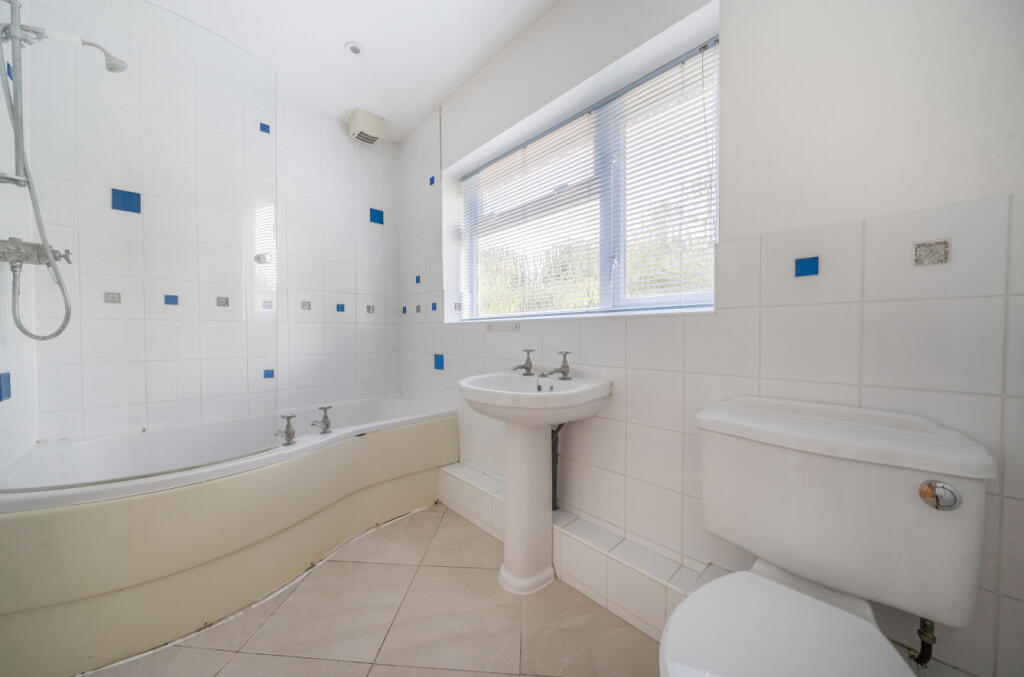 1347782-8-68b7172...