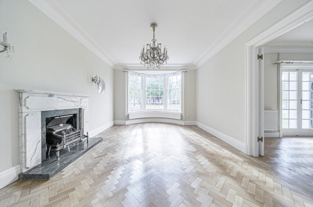 1360964-12-68de93...