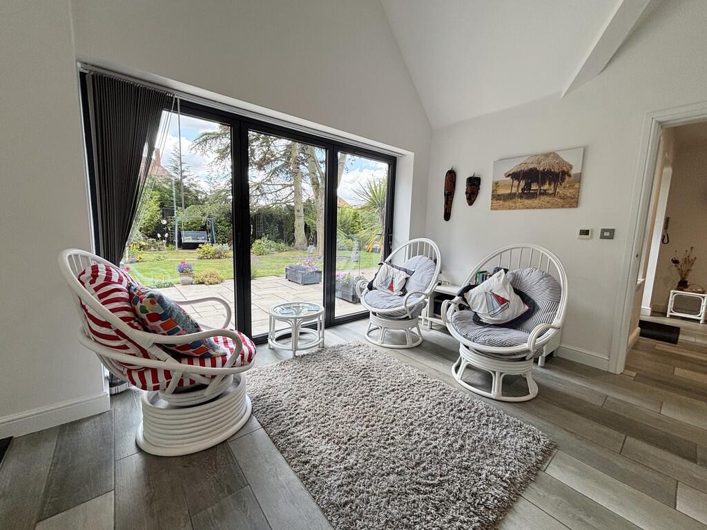 Open Plan Sitting...