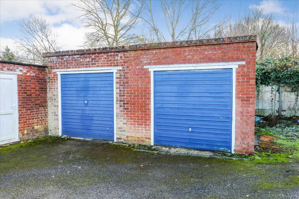 Garages &amp;