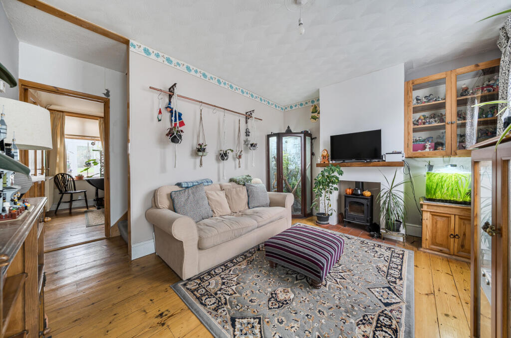 1372054-5-69023fc...