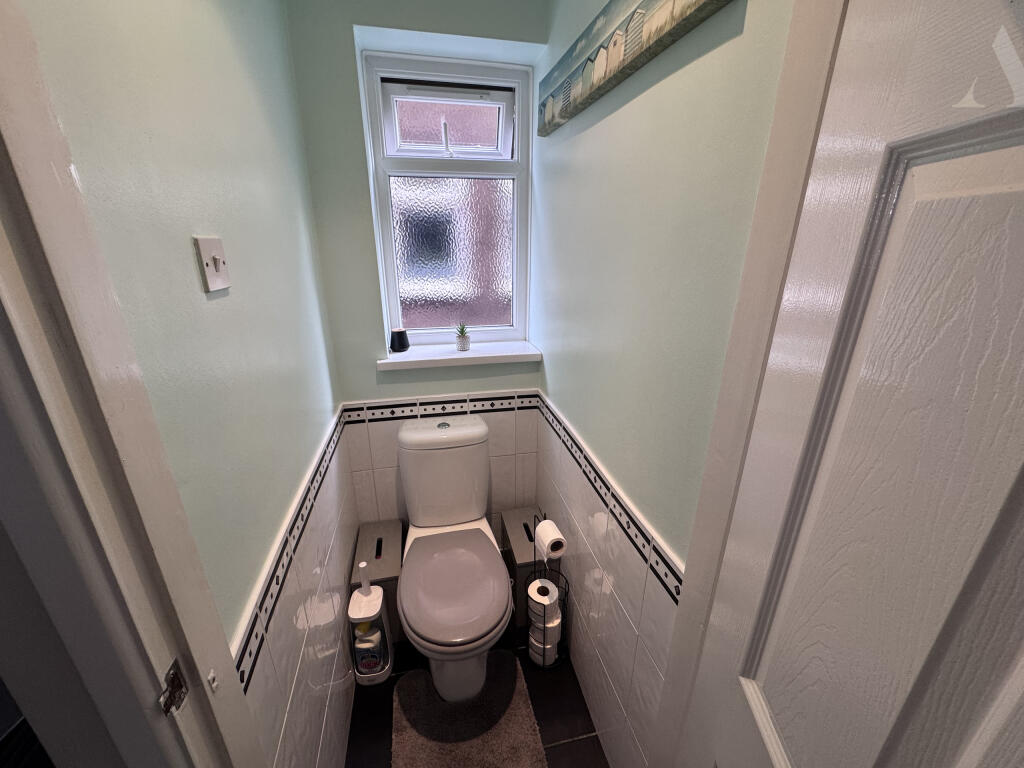 60 Leafeild Road wc