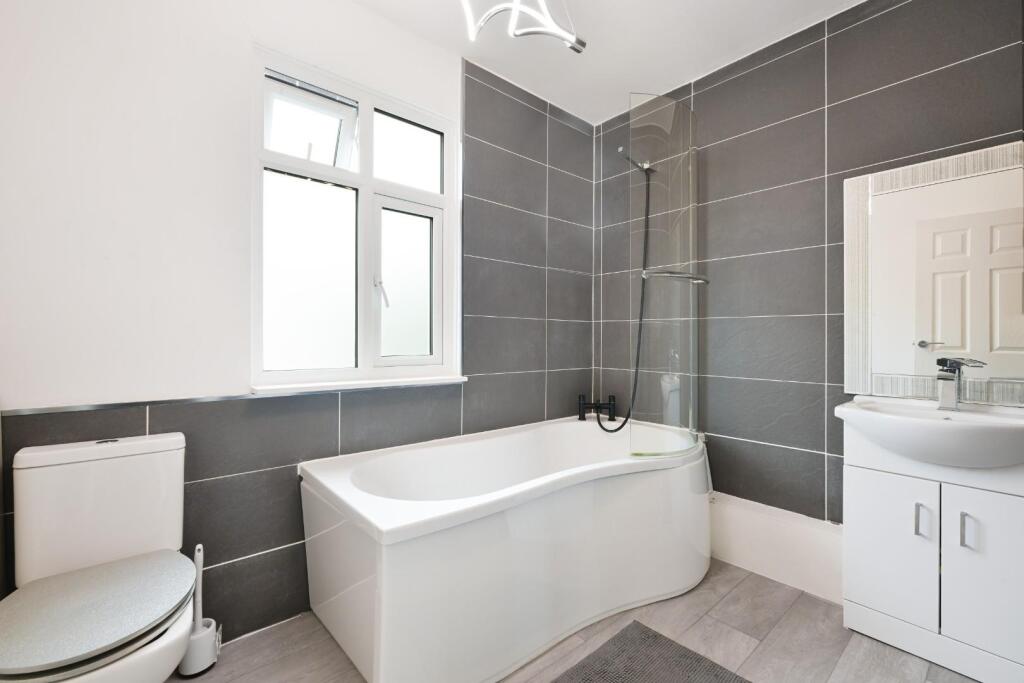 BURNHAM DRIVE,  (9).jpg