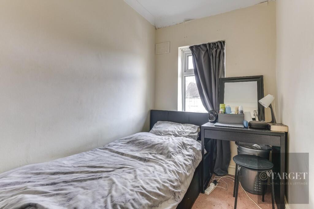 7 Lathkill Close WM-10.jpg