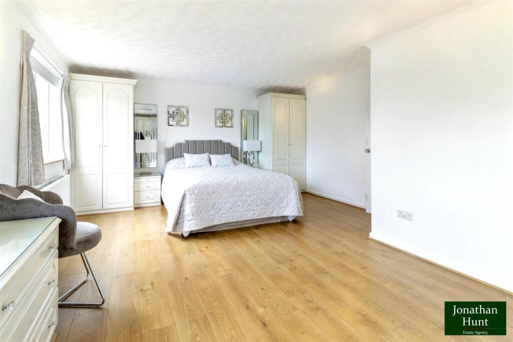 PRINCIPLE BEDROOM