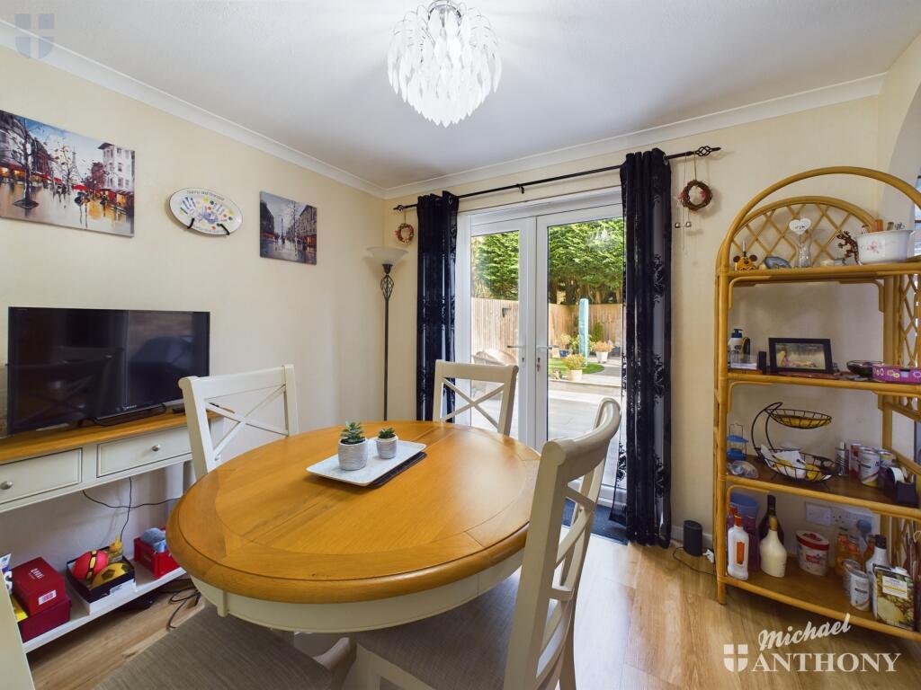 CAM03852G0-PR0196-STILL016