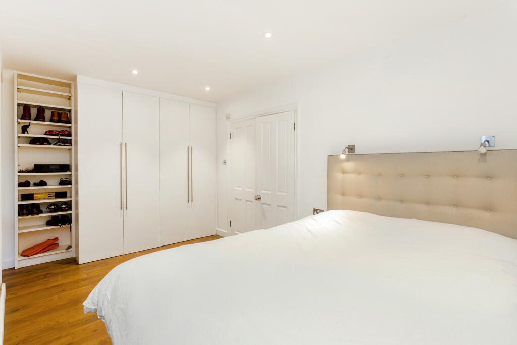 1, 49-50 Ainger Road