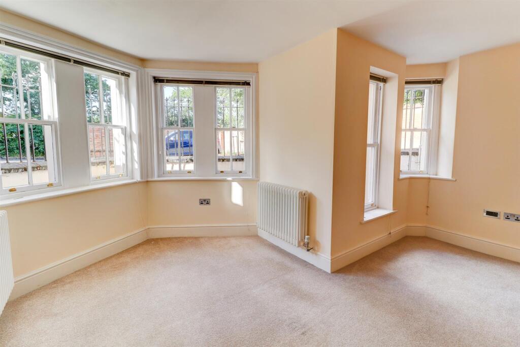 Character Bay Windows/Dining Area