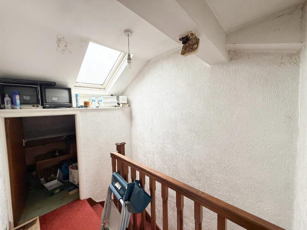 5 bed terrace Cross Hills