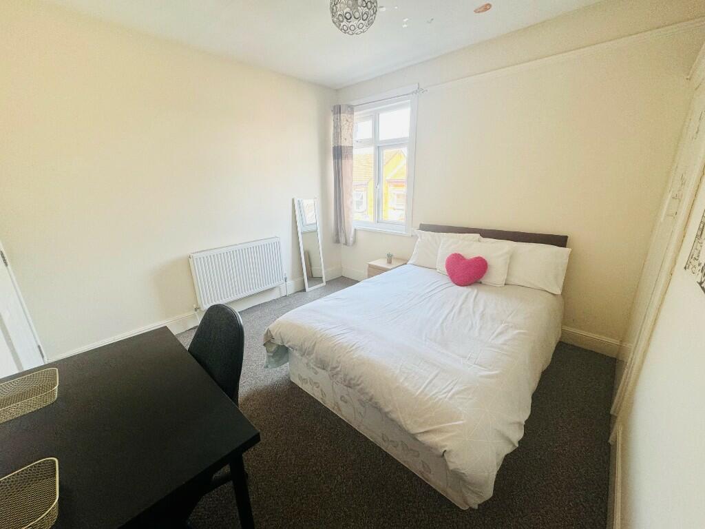Room 2 £550