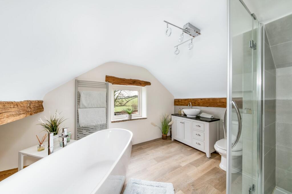 Ensuite to bedroom two