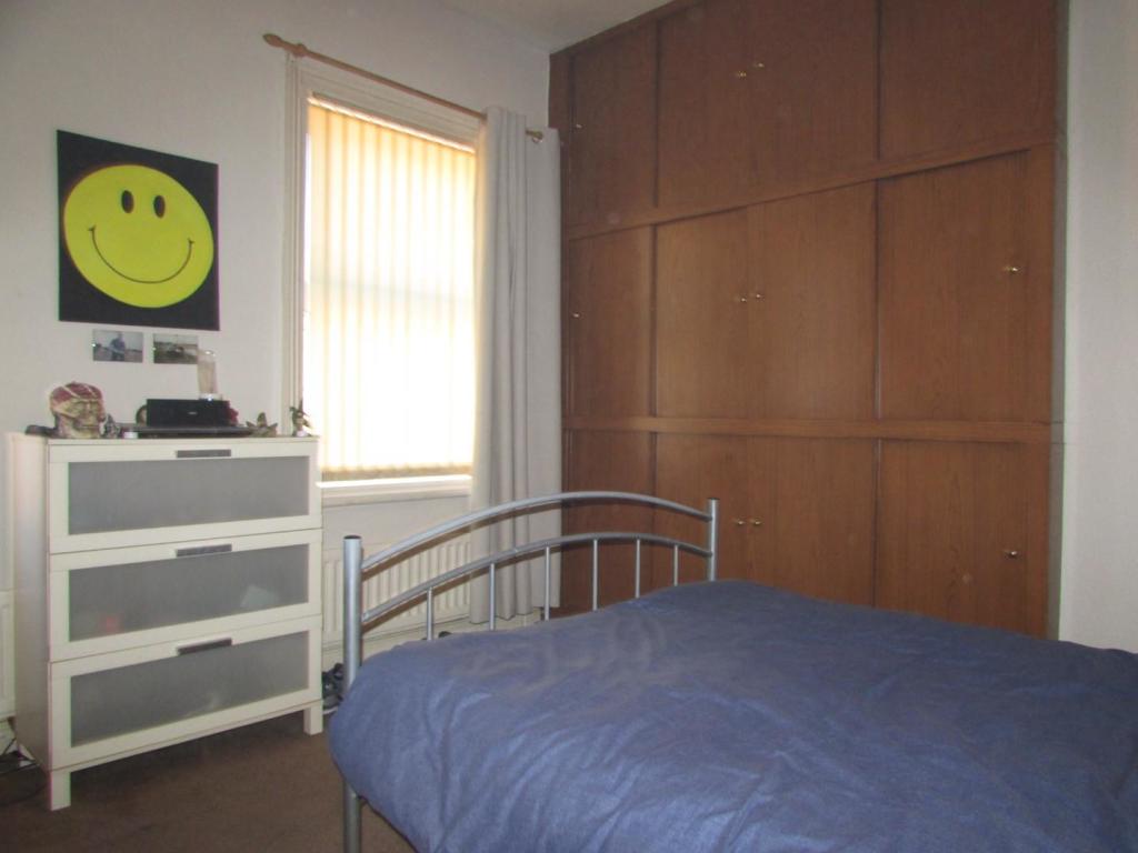 ClaytonSt21bed1.JPG