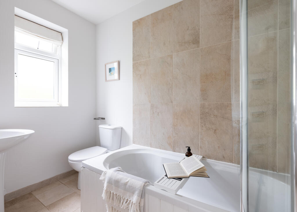 6696878ee1f01_Lerryn NEW-10