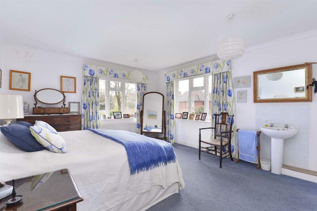 38 Summersbury Drive (5)-1920.jpg