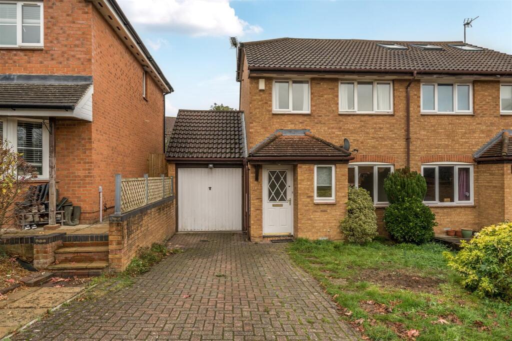 Hubbard Close Twyford, Berkshire, RG10 0XU