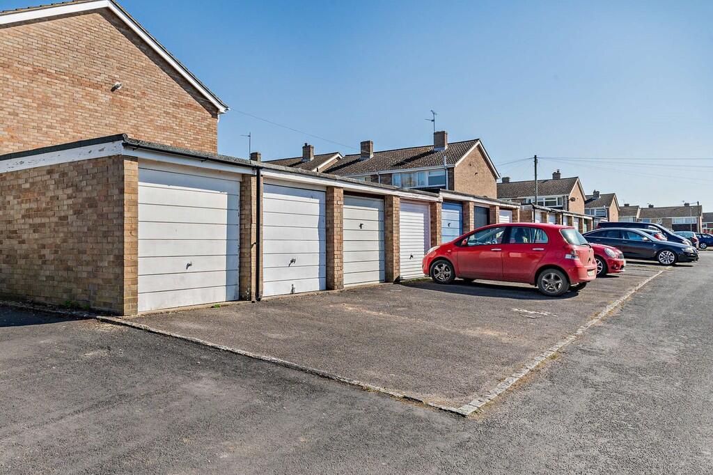 8640619-exterior0...