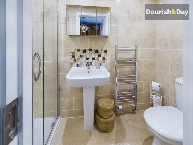 En-suite (Bedroom One)