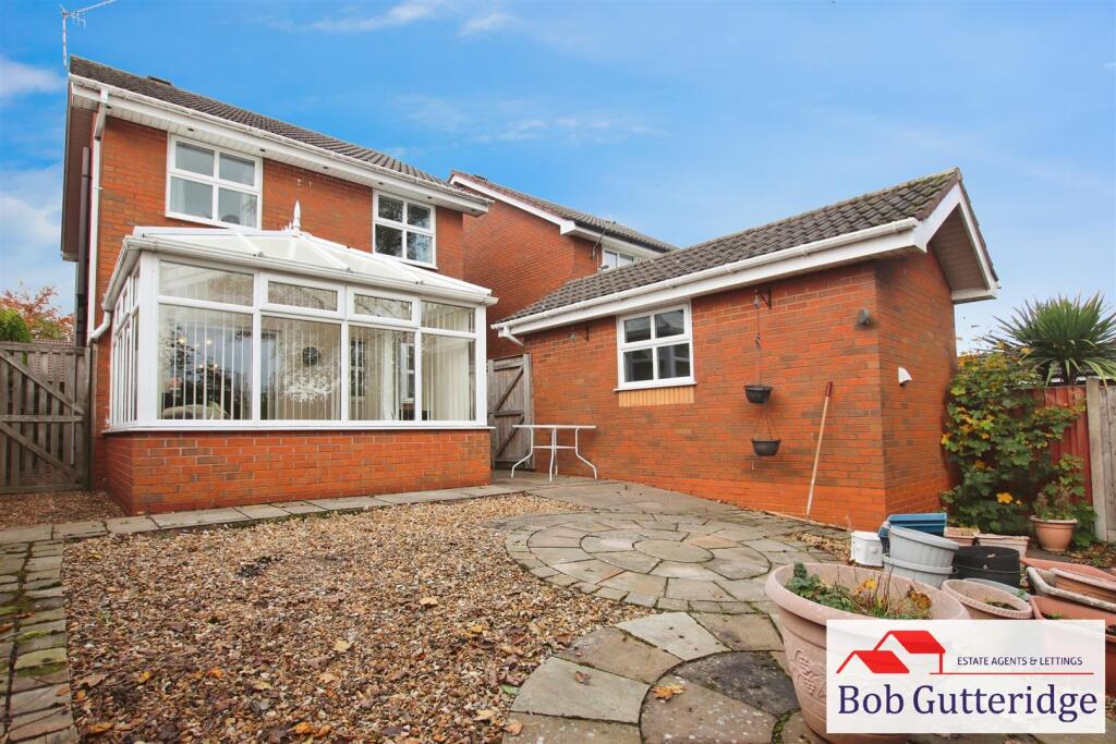 ENCLOSED REAR GARDEN