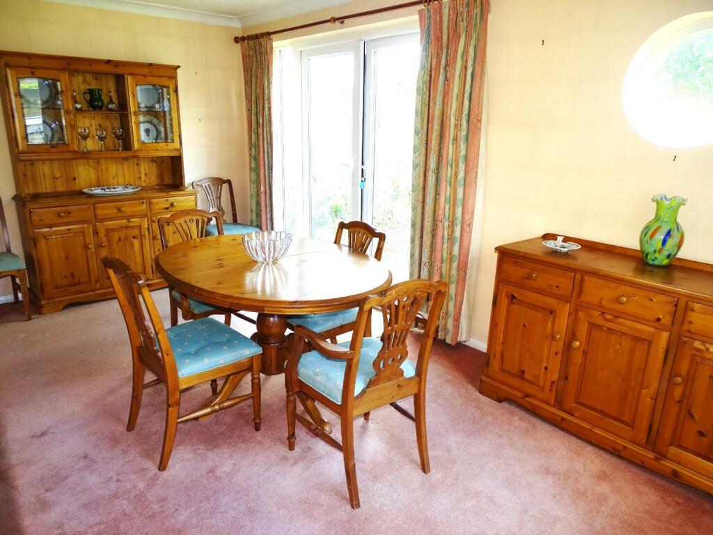 LARGE SEPARATE DINING ROOM